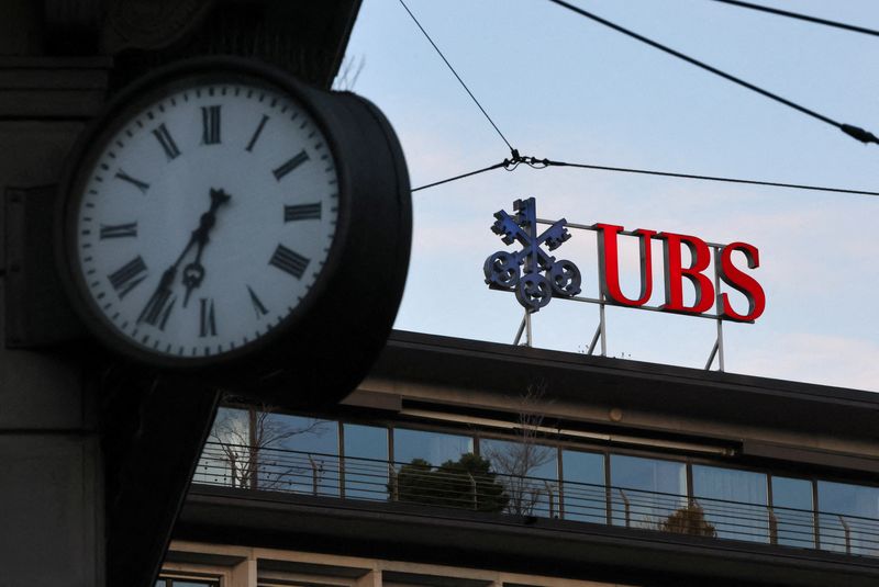 &copy; Reuters. FILE PHOTO: A logo of the Swiss bank UBS is seen on the Paradeplatz in Zurich, Switzerland March 21, 2023. REUTERS/Denis Balibouse/File Photo