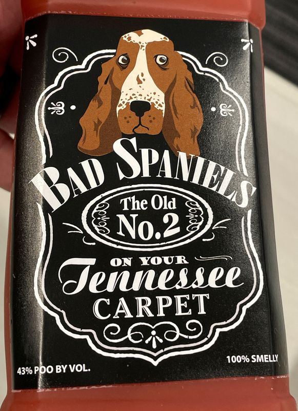 © Reuters. FILE PHOTO: A dog toy called ?Bad Spaniels,? shaped like a Jack Daniel's whiskey bottle, at the center of a trademark dispute that will go before the U.S. Supreme Court this week in a case that could redefine how the judiciary applies constitutional free speech rights to trademark law, is seen in Washington, U.S. on March 9, 2023.   REUTERS/Jim Bourg/File Photo