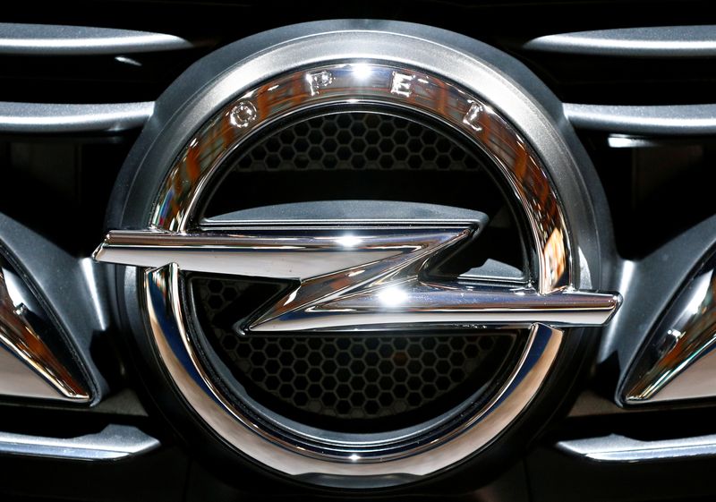 &copy; Reuters. FILE PHOTO: The logo of a German car manufacturer Opel is seen at Brussels Motor Show, Belgium January 9, 2020. REUTERS/Francois Lenoir
