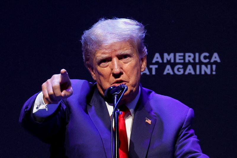 © Reuters. Donald Trump discursa para apoiadores, em Davenport, EUA
13/03/2023
REUTERS/Jonathan Ernst