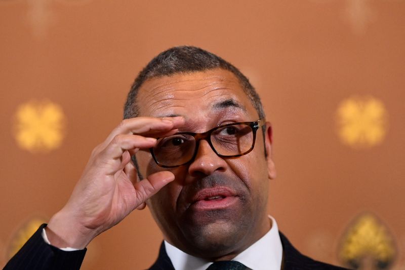 &copy; Reuters. FILE PHOTO: British Foreign Secretary James Cleverly speaks to members of the press in London, Britain December 12, 2022. REUTERS/Toby Melville/Pool