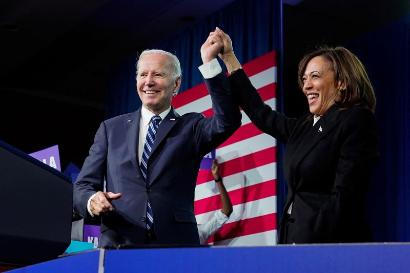 &copy; Reuters. Joe Biden e Kamala Harris durante convenção do Partido Democrata, em Filadélfia, EUA
03/02/2023
REUTERS/Elizabeth Frantz