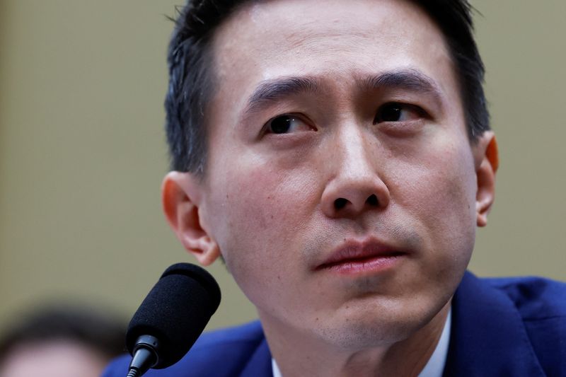 © Reuters. TikTok Chief Executive Shou Zi Chew looks on as he testifies before a House Energy and Commerce Committee hearing entitled 