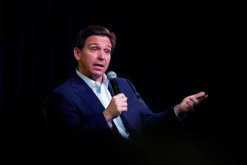 &copy; Reuters. FILE PHOTO: Florida Governor Ron DeSantis makes his first trip to the early voting state of Iowa for a book tour stop at the Rhythm City Casino Resort in Davenport, Iowa, U.S. March 10, 2023. REUTERS/Jonathan Ernst/File Photo