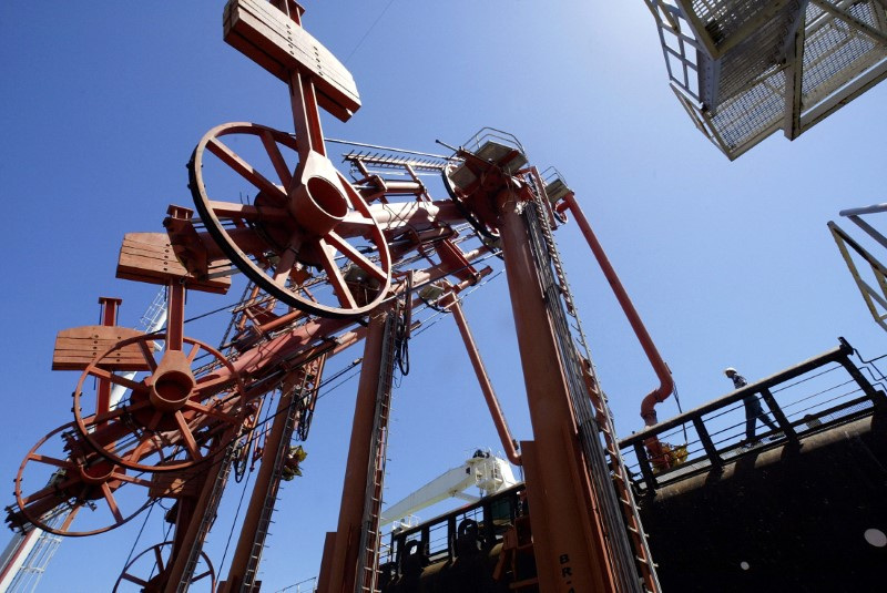 Exportaciones comerciales petroleras de Venezuela casi detenidas ante ampliación de revisiones