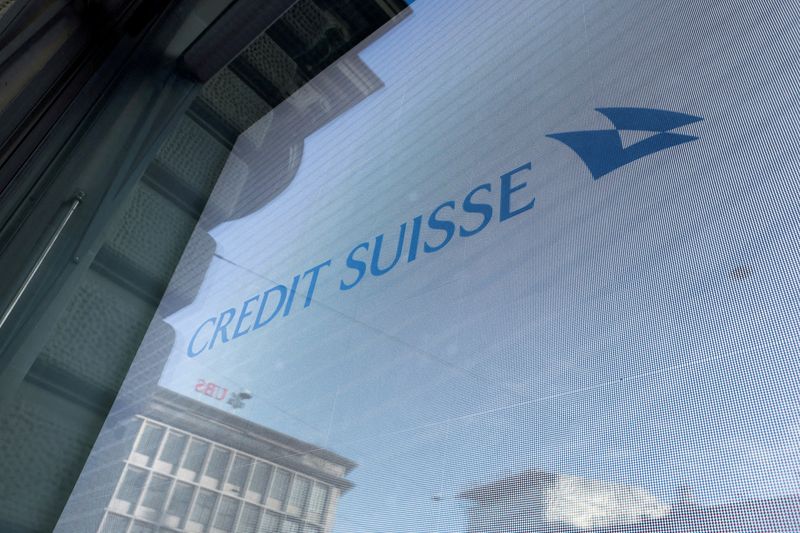 &copy; Reuters. FILE PHOTO: Logos of Swiss banks UBS and Credit Suisse are seen in Zurich, Switzerland March 20, 2023. REUTERS/Denis Balibouse//File Photo