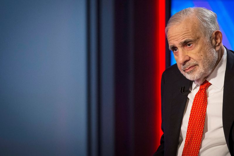 &copy; Reuters. FILE PHOTO: Billionaire activist-investor Carl Icahn gives an interview on FOX Business Network's Neil Cavuto show in New York February 11, 2014.  REUTERS/Brendan McDermid (UNITED STATES)/File Photo