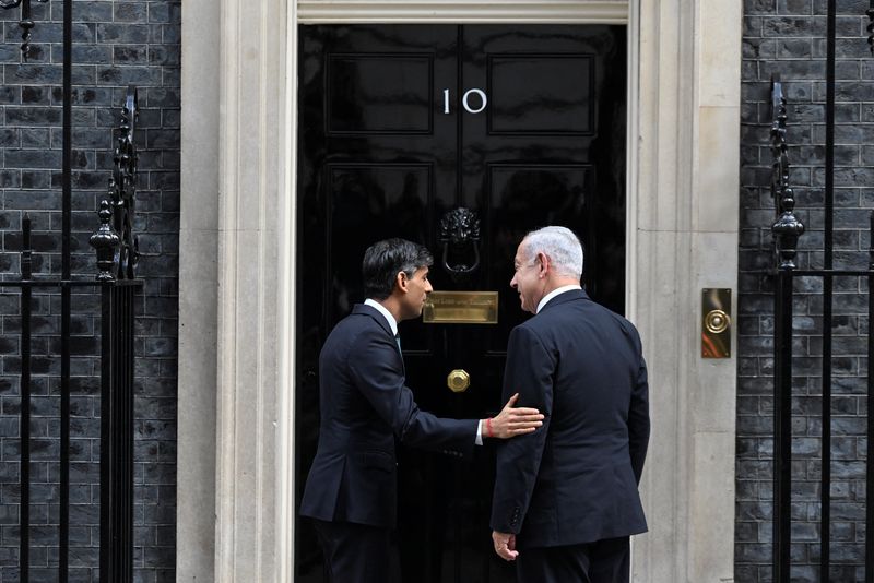 &copy; Reuters. British Prime Minister Rishi Sunak welcomes Israeli Prime Minister Benjamin Netanyahu at Downing Street in London, Britain March 24, 2023. REUTERS/Toby Melville