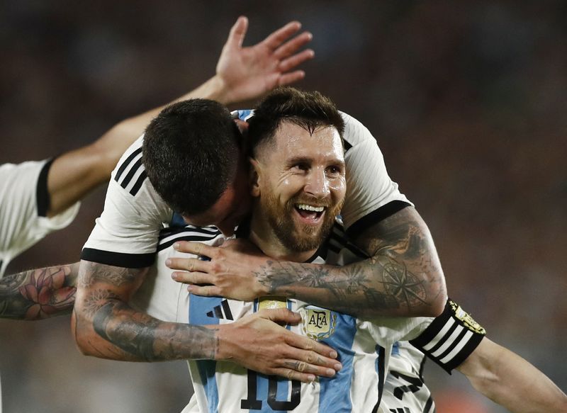 &copy; Reuters. Messi celebra seu gol com companheiros em partida contra o Panamá, em Buenos Aires, Argentina
23/03/2023
REUTERS/Agustin Marcarian