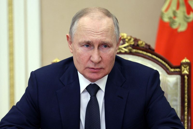 &copy; Reuters. الريس الروسي فلاديمير بوتين خلال اجتماع في موسكو يوم 24 مارس آذار 2023. صورة لرويترز من وكالة سبوتنيك للأنباء
