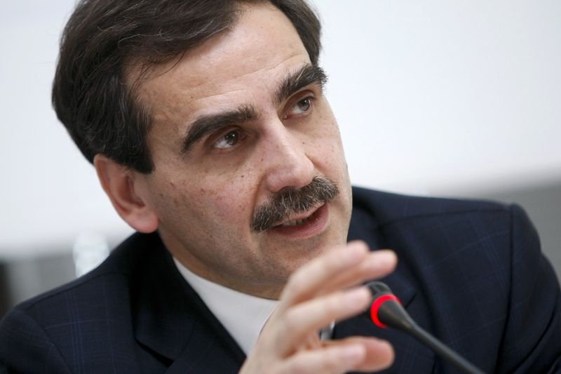 &copy; Reuters. FILE PHOTO: Deputy Chief Executive of Pekao Luigi Lovaglio presents the company results during a media conference at the bank's headquarters in Warsaw March 9, 2011. REUTERS/Kacper Pempel 