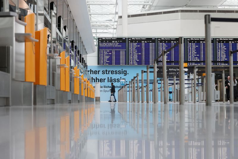 &copy; Reuters. A general view inside the Munich Airport during a strike called by the German trade union Verdi over a wage dispute, in Munich, Germany, March 26, 2023. REUTERS/Lukas Barth