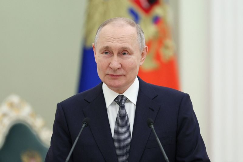 &copy; Reuters. الرئيس الروسي فلاديمير بوتين يلقي كلمة خلال حفل تسليم جوائز في الكرملين بموسكو يوم 22 مارس آذار 2023. صورة لرويترز من وكالة سبوتنيك الروسية للأ