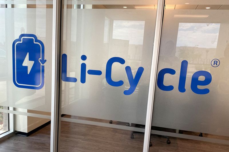 &copy; Reuters. FILE PHOTO: The logo of battery recycler Li-Cycle Holdings Corp is displayed on their offices in Phoenix, Arizona, U.S. June 30, 2022.  REUTERS/Ernest Scheyder/File Photo