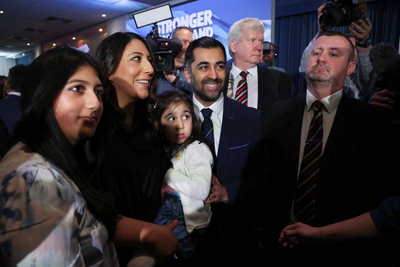 © Reuters. Humza Yousaf poses for a picture after being announced as the new Scottish National Party leader in Edinburgh, Britain March 27, 2023. REUTERS/Russell Cheyne