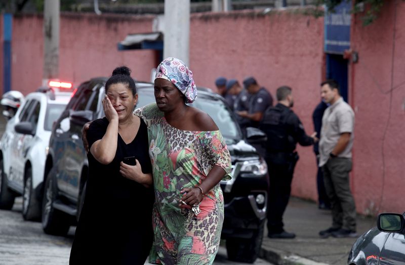 &copy; Reuters. Estudante de 13 anos mata professora a facadas e fere mais 4 em escola de São Paulo
REUTERS/Carla Carniel