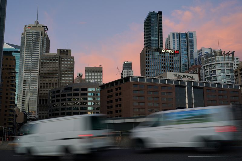 © Reuters. The Central Business District (CBD) skyline is pictured at sunset in Sydney, Australia, June 4, 2021.  REUTERS/Loren Elliott