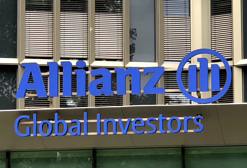 &copy; Reuters. FOTO DE ARCHIVO: Logotipo de Allianz Global Investors en la sede de la empresa en Fráncfort