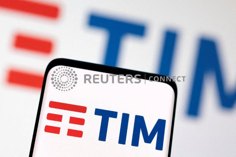 &copy; Reuters. Il logo di Telecom Italia (Tim) è mostrato in questa illustrazione scattata il 3 maggio 2022. REUTERS/Dado Ruvic/Illustrazione/File Photo