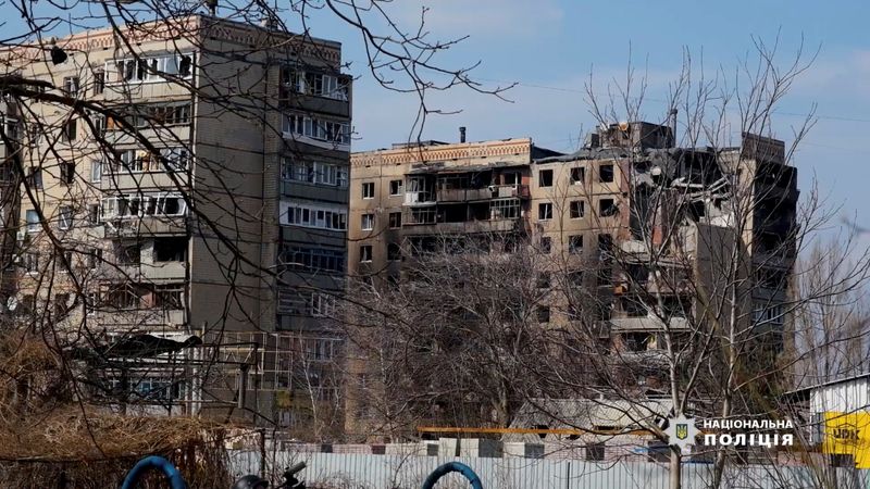 &copy; Reuters. مبان لحق بها الدمار في أفدييفكا بإقليم دونيتسك بأوكرانيا يوم 28 مارس آذار 2023. صورة لرويترز من شرطة إقليم دونيتسك 