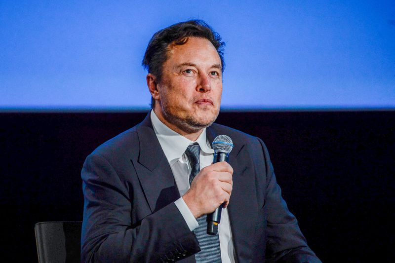 © Reuters. FILE PHOTO: Tesla founder Elon Musk attends Offshore Northern Seas 2022 in Stavanger, Norway August 29, 2022. NTB/Carina Johansen via REUTERS    