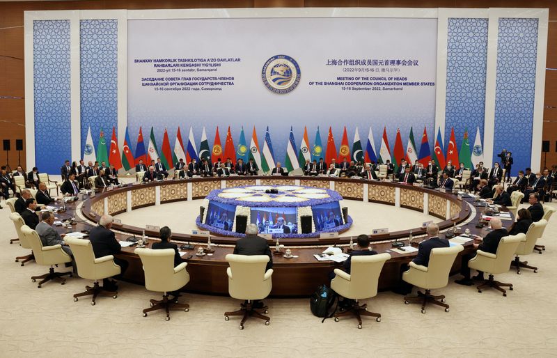 © Reuters. Participants of the Shanghai Cooperation Organization summit attend an extended-format meeting of heads of SCO member states in Samarkand, Uzbekistan September 16, 2022. Sputnik/Sergey Bobylev/Pool via REUTERS