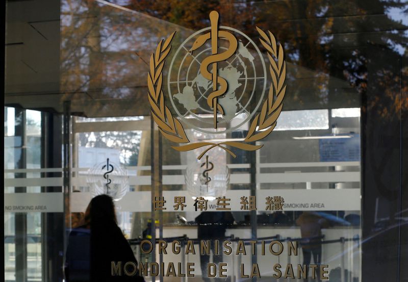 &copy; Reuters. شعار منظمة الصحة العالمية على مقرها في جنيف في صورة من أرشيف رويترز. 
