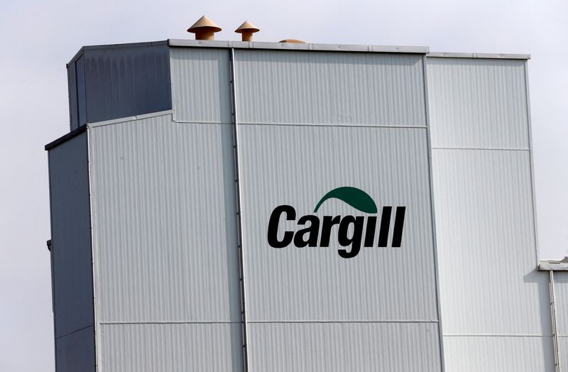 &copy; Reuters. FILE PHOTO: A Cargill logo is pictured on the Provimi Kliba and Protector animal nutrition factory in Lucens, Switzerland, September 22, 2016. REUTERS/Denis Balibouse
