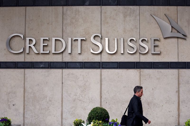 &copy; Reuters. FILE PHOTO: A person walks past the Credit Suisse office in Canary Wharf in London, Britain, March 20, 2023. REUTERS/Hannah McKay