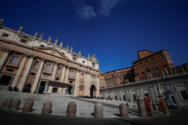 &copy; Reuters. FILE PHOTO: Pope Francis holds the weekly general audience in St. Peter's Square at the Vatican, March 29, 2023. REUTERS/Guglielmo Mangiapane