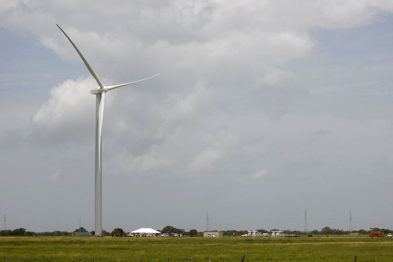 © Reuters. Turbina de energia eólica
5/08/2013
REUTERS/Carlos Jasso