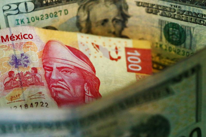 Monedas de América Latina cierran mixtas; ojos puestos en bancos centrales de Colombia y México