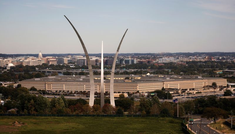 © Reuters. مقر مبنى وزارة الدفاع الأمريكية (البنتاجون) بولاية فيرجينيا في صورة من أرشيف رويترز .  