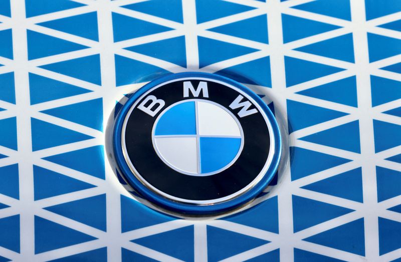 BMW apuesta por el diseño y el reciclaje para abaratar las baterías y se aleja de la minería