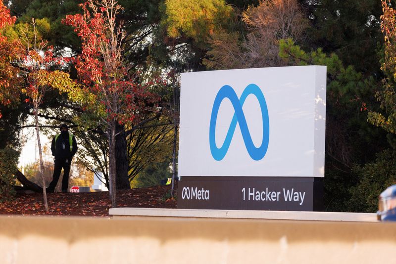 © Reuters. Logo da Meta do lado de fora da sede da empresa controladora do Facebook em Mountain View, Califórnia
09/11/2022
REUTERS/Peter DaSilva