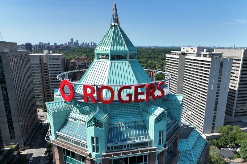 &copy; Reuters. FILE PHOTO: The Rogers Building, the green-topped corporate campus of Canadian media conglomerate Rogers Communications is seen in downtown Toronto, Ontario, Canada July 9, 2022. REUTERS/Chris Helgren