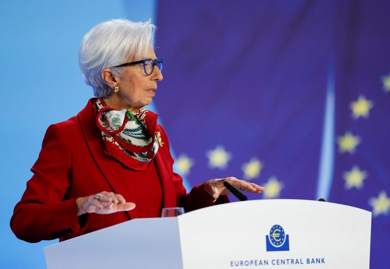 Lagarde (Bce): inflazione di fondo 