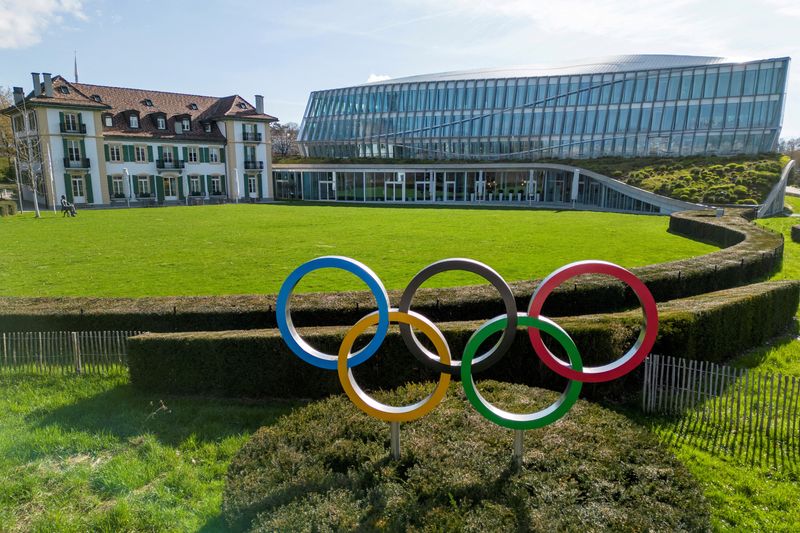 &copy; Reuters. FILE PHOTO: A view shows the Olympic Rings in front of the Olympic House, headquarters of the International Olympic Committee (IOC), during the executive board meeting of the International Olympic Committee (IOC), in Lausanne, Switzerland, March 28, 2023.