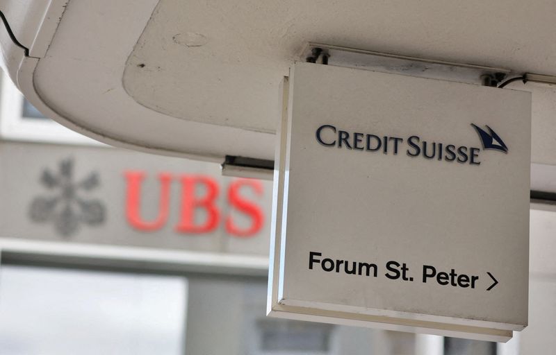 &copy; Reuters. FILE PHOTO: Logos of Swiss bank UBS and Credit Suisse in Zurich, Switzerland March 20, 2023. REUTERS/Denis Balibouse/File Photo