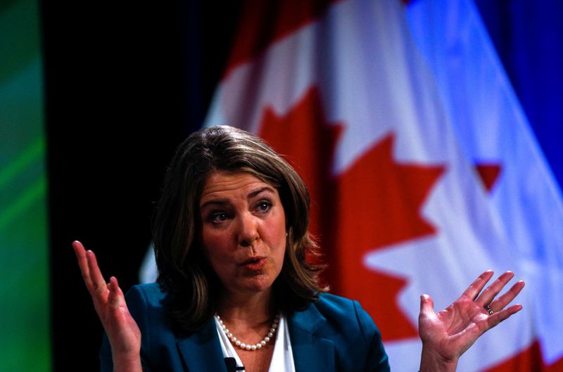 &copy; Reuters. FILE PHOTO: Alberta Premier Danielle Smith speaks during the Canada Strong and Free Networking Conference in Ottawa, Ontario, Canada March 23, 2023. REUTERS/Lars Hagberg