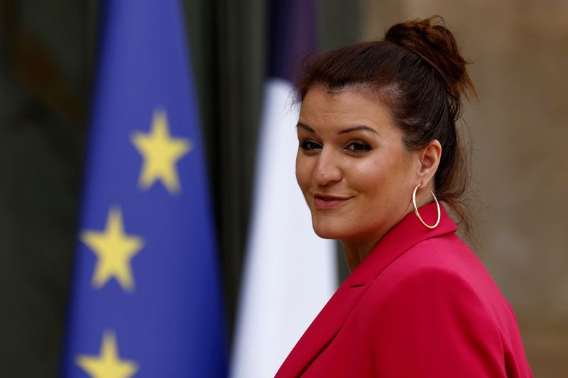 &copy; Reuters. Ministra júnior de Assuntos Sociais da França, Marlène Schiappa, chega para reunião de gabinete no Palácio do Eliseu, em Paris
28/04/2022 REUTERS/Gonzalo Fuentes