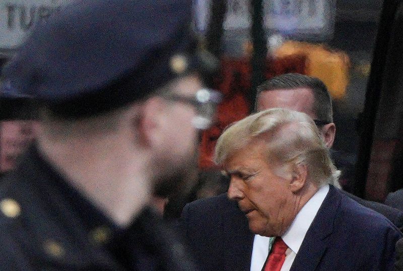 &copy; Reuters. Ex-presidente Donald Trump chega à Trump Tower, em Nova York
03/04/2023
REUTERS/Jeenah Moon