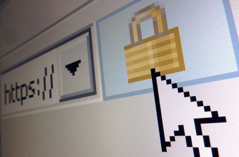 &copy; Reuters. Une icône de cadenas, indiquant une connexion Internet cryptée. /Photo prise le 15 avril 2014/REUTERS/Mal Langsdon