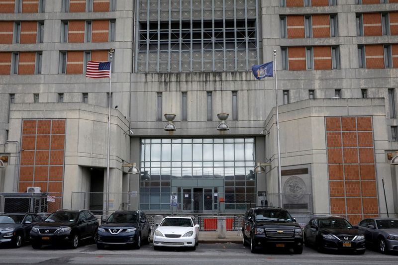 &copy; Reuters. FILE PHOTO: The Metropolitan Detention Center (MDC), which is operated by the U.S. Federal Bureau of Prisons, is pictured, as the global outbreak of the coronavirus disease (COVID-19) continues, in Brooklyn, New York, U.S., December 8, 2020.  REUTERS/Bren