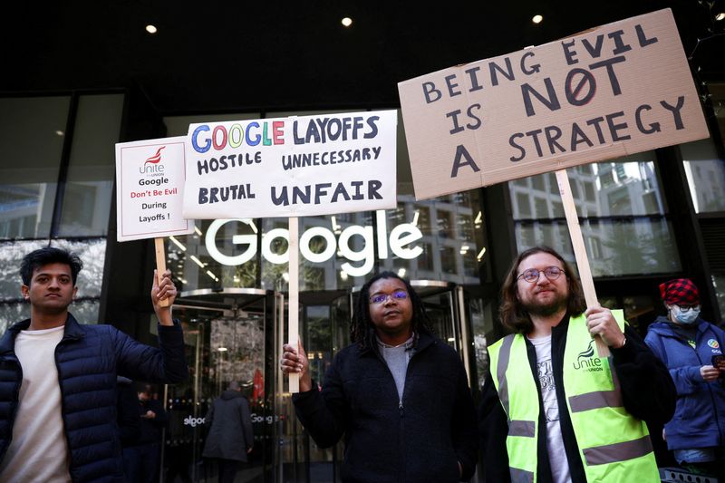 &copy; Reuters. Funcionários do Google protestam em Londres contra demissões
04/04/2023
REUTERS/Henry Nicholls