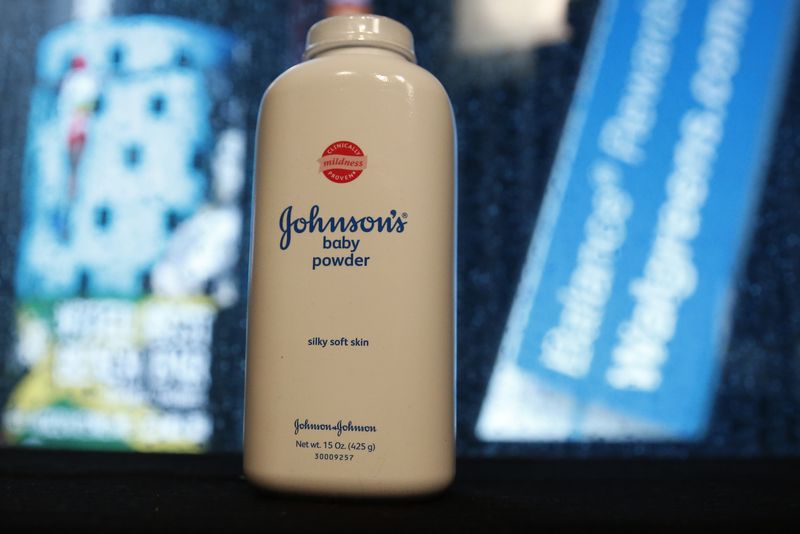&copy; Reuters. FILE PHOTO: A bottle of Johnson and Johnson Baby Powder is seen in a photo illustration taken in New York, February 24, 2016. REUTERS/Shannon Stapleton/Illustration