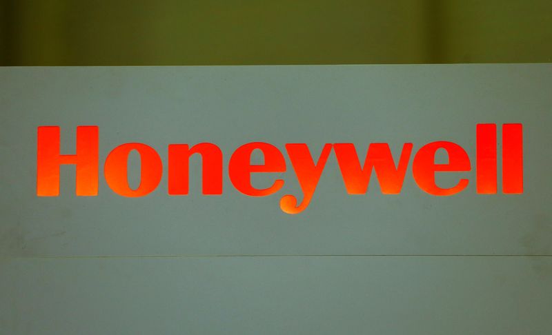 &copy; Reuters. FILE PHOTO: A logo of Honeywell is pictured on their booth during the European Business Aviation Convention & Exhibition (EBACE) in Geneva, Switzerland, May 22, 2017.  REUTERS/Denis Balibouse