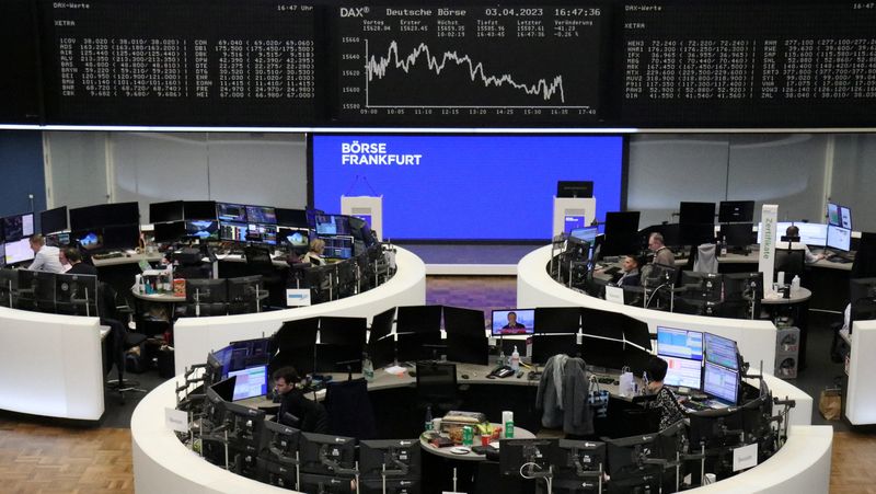 © Reuters. FILE PHOTO: The German share price index DAX graph is pictured at the stock exchange in Frankfurt, Germany, April 3, 2023.    REUTERS/Staff