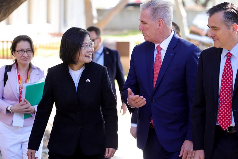 &copy; Reuters. Presidente de Taiwan, Tsai Ing-wen, se encontra com o presidente da Câmara dos Deputados dos EUA, Kevin McCarthy, em Simi Valley, Califórnia
05/04/2023
REUTERS/David Swanson