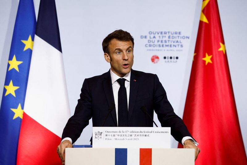 &copy; Reuters. French President Emmanuel Macron delivers a speech to inaugurate the Festival Croisements at the Red Brick Museum in Beijing, China, April 5, 2023. REUTERS/Gonzalo Fuentes